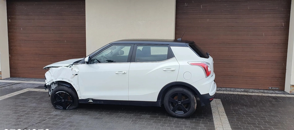 SsangYong Tivoli cena 13500 przebieg: 57000, rok produkcji 2015 z Pelplin małe 254